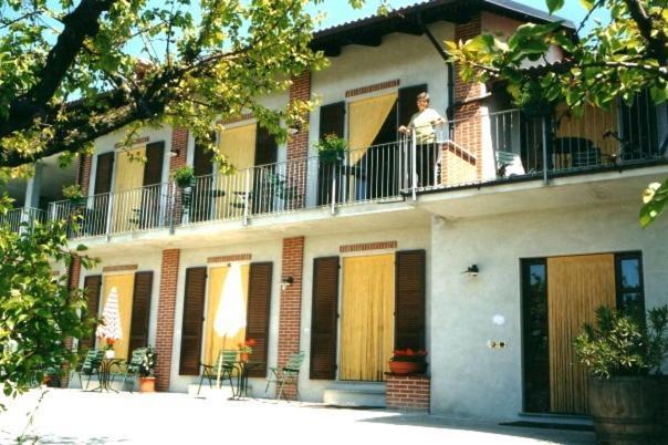 Agriturismo Le Viole Barolo Ngoại thất bức ảnh