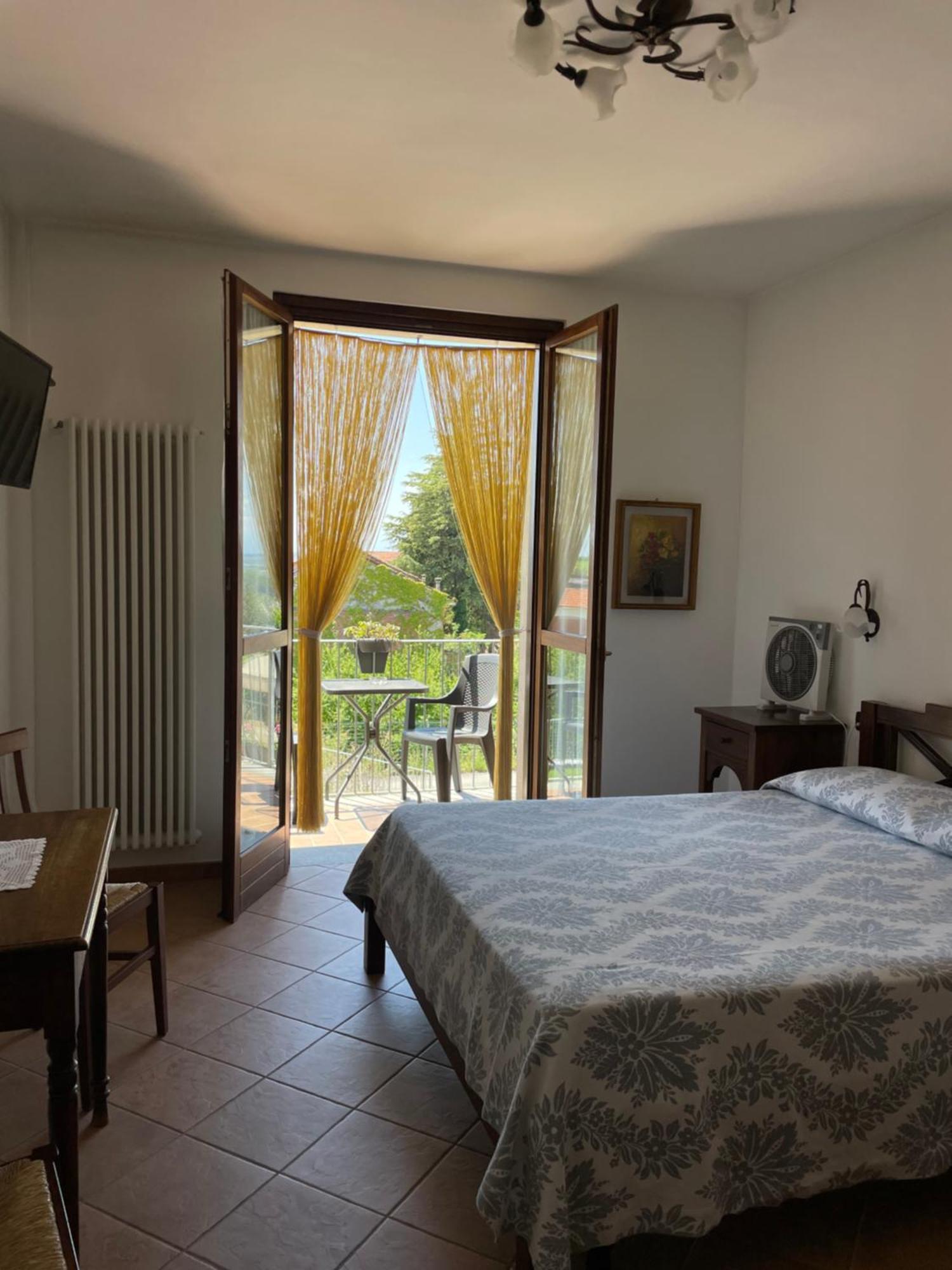 Agriturismo Le Viole Barolo Ngoại thất bức ảnh