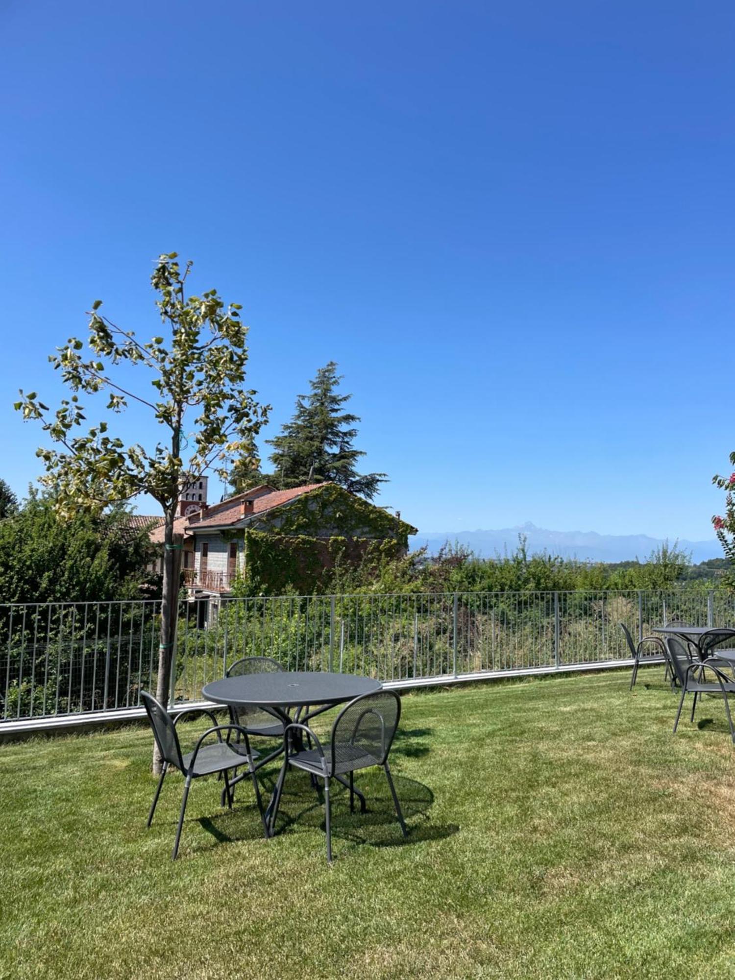Agriturismo Le Viole Barolo Ngoại thất bức ảnh